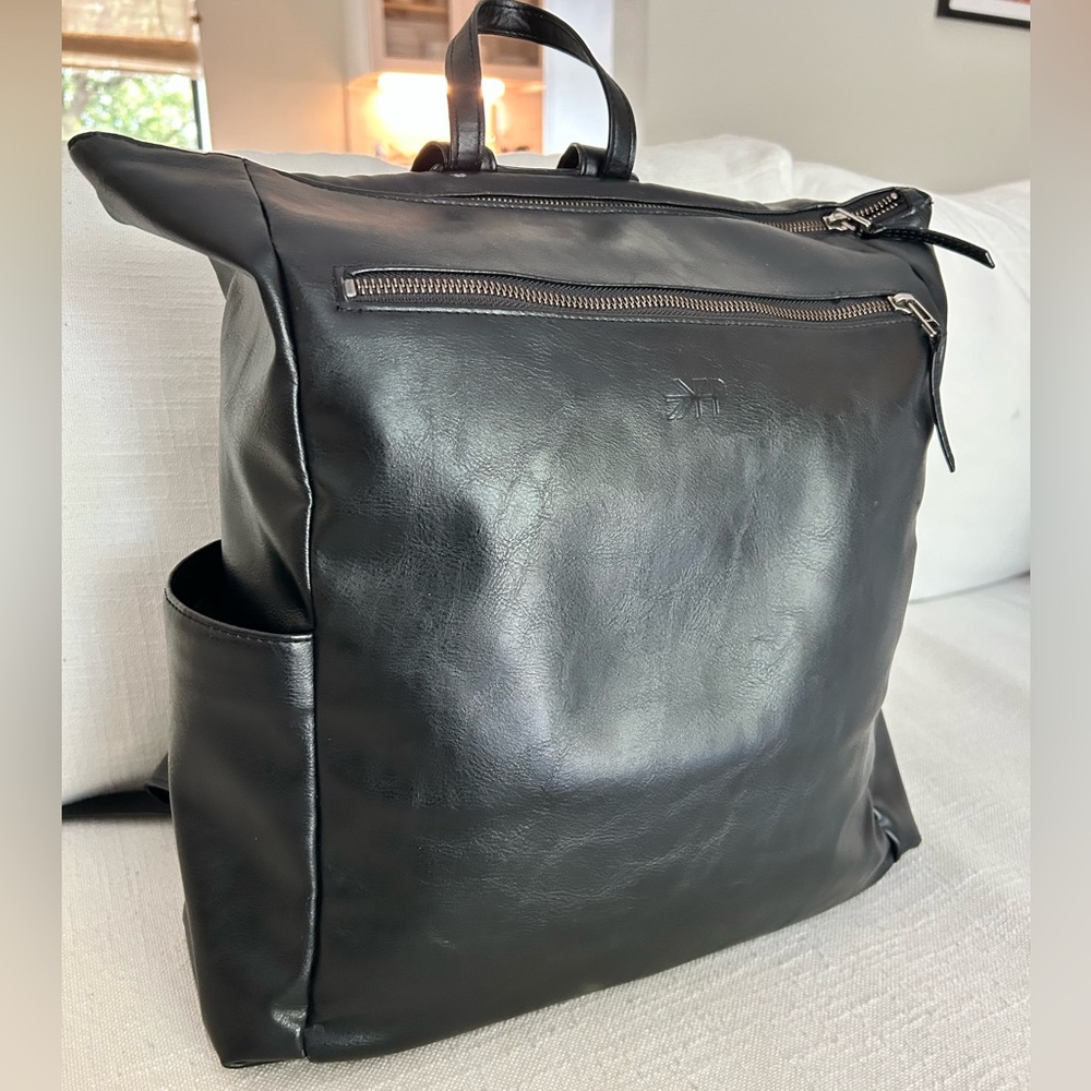 ✨EUC Freshly Picked City Minimal Diaper Bag✨